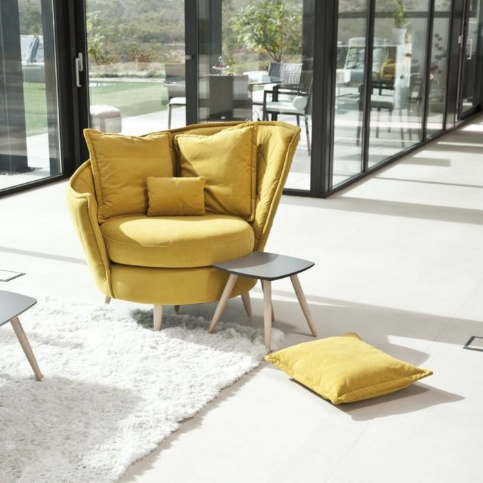 volta jaune pouf table 1