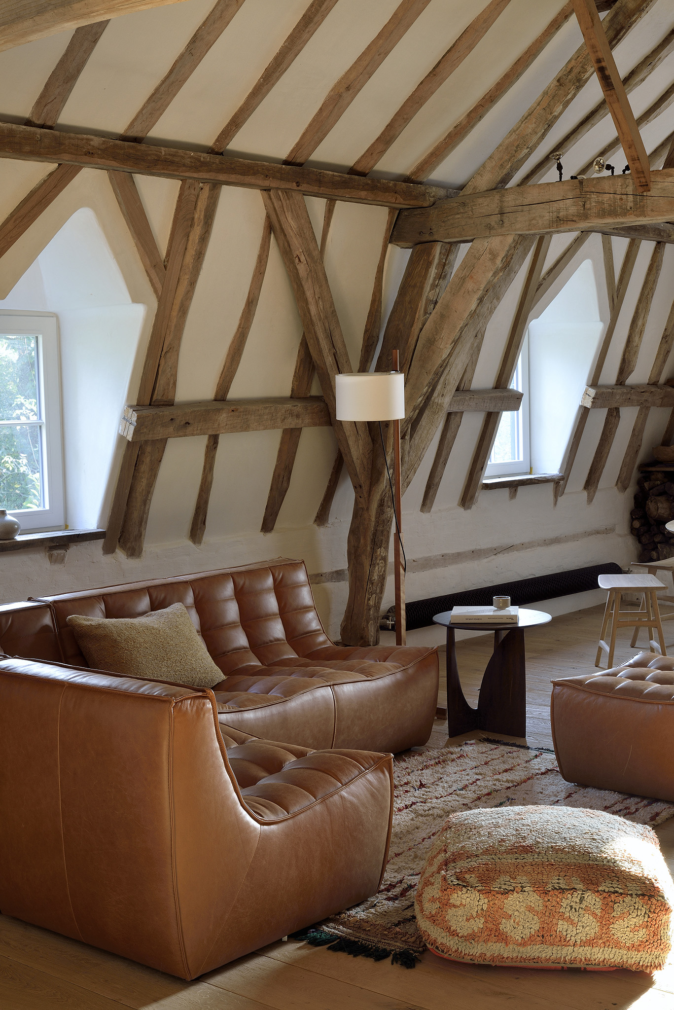 20081 20080 20083 20084 N701 Old Saddle sofa 50536 Geometric side table 1