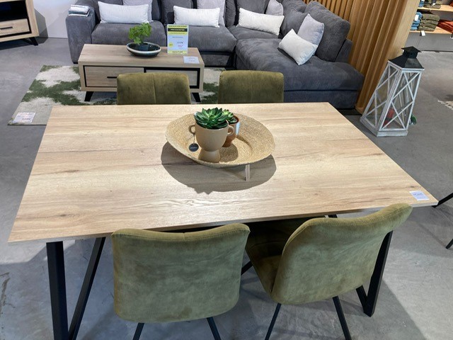 Table White 4